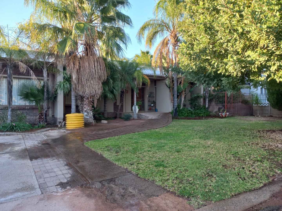 5 Bedroom Property for Sale in Blydeville Northern Cape